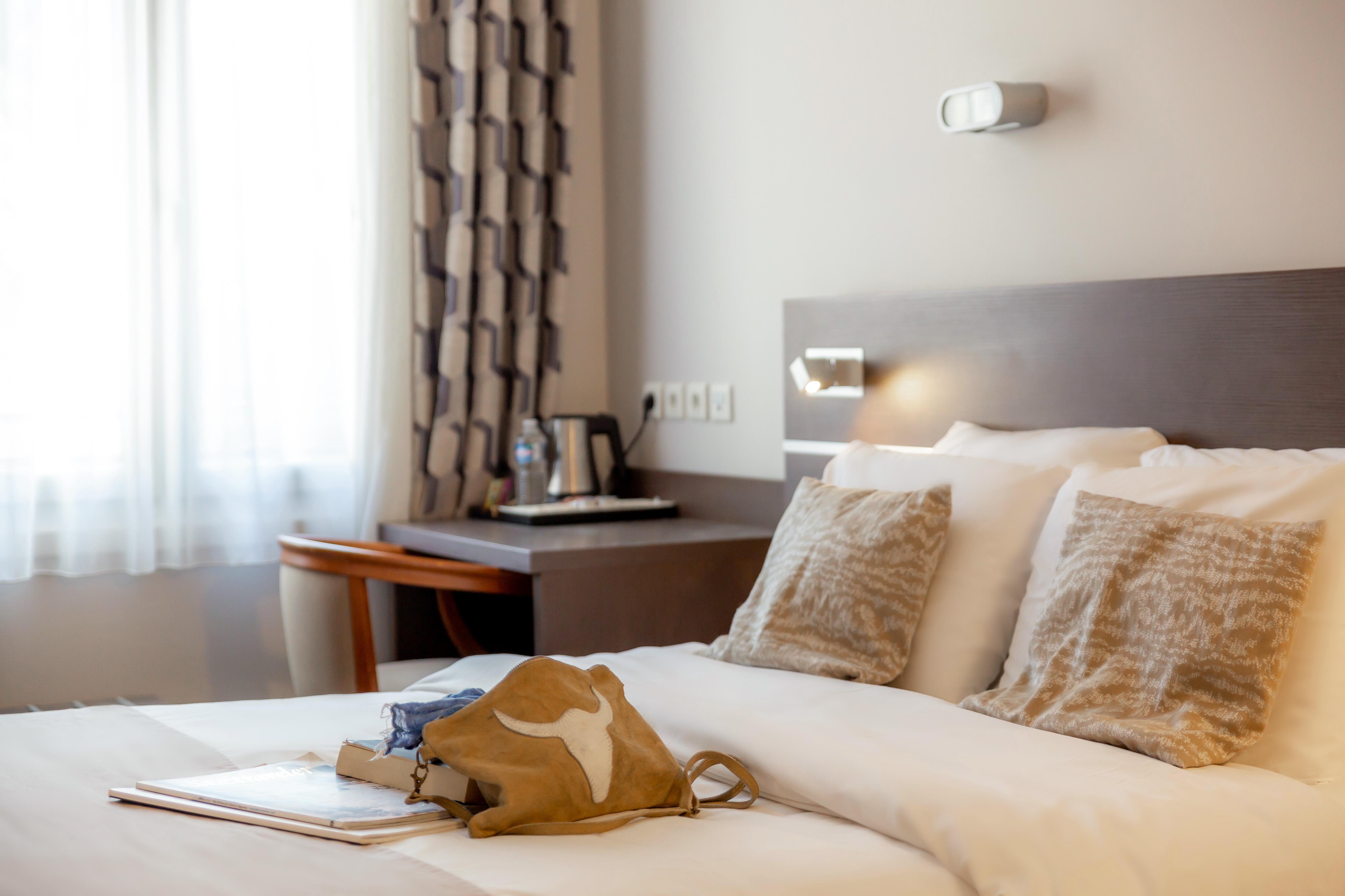 Hotel Kyriad - Palais Des Papes 3*